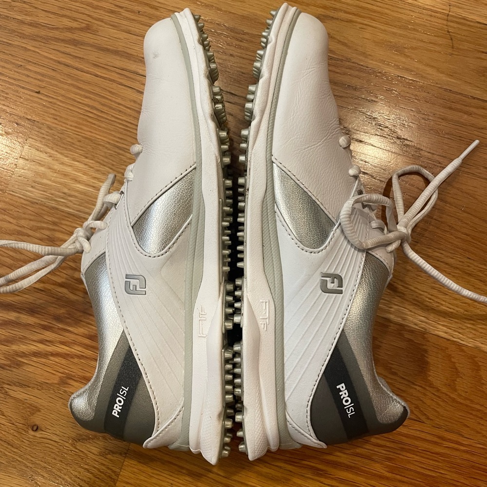 Women’s FootJoy Pro SL golf shoes